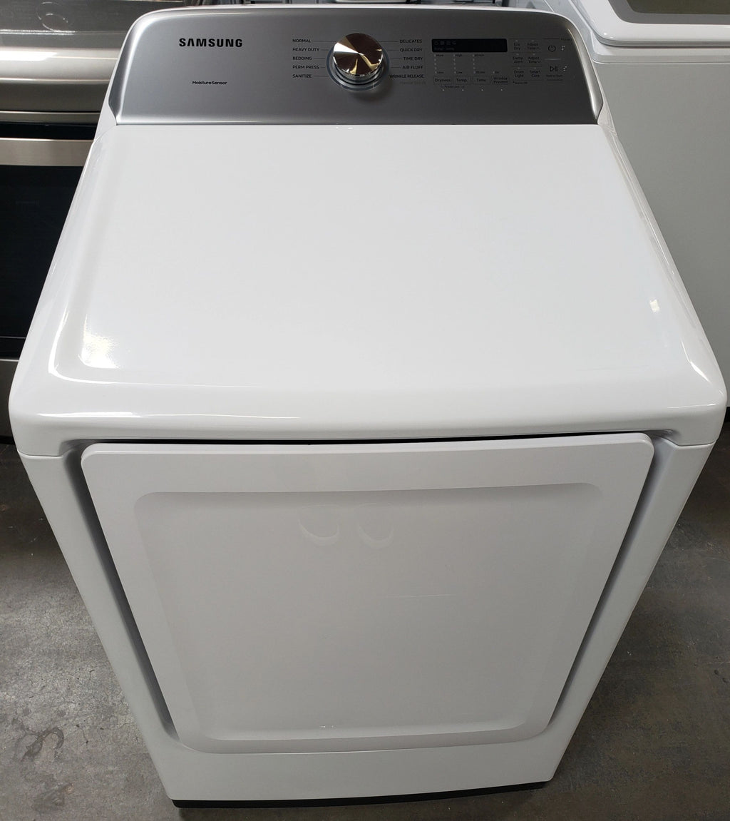 NEW Dent & Scratch. 7.4 cu. ft. White Electric Dryer with Sensor Dry. Model: DVE50R5200W