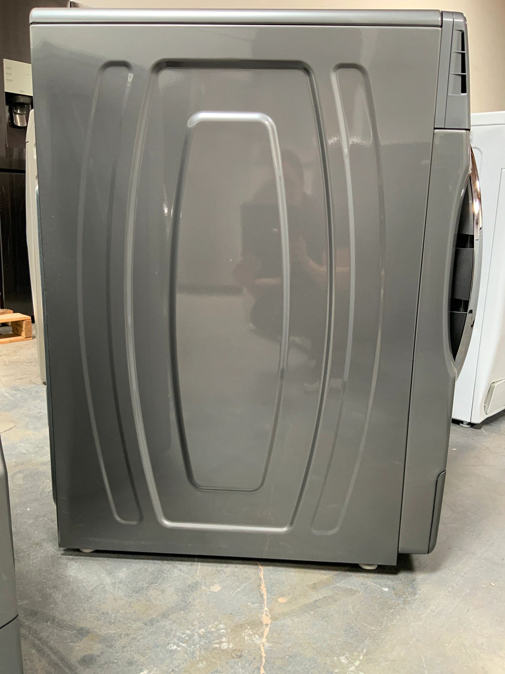 New Dent and Scratch. 4.3 cu. ft. High Efficiency Chrome Shadow Front Load Washing Machine with Load & Go XL Dispenser. Model: WFW862CHC1