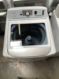 New Dent and Scratch. Insignia - 4.1 Cu. Ft. Top Load Washer - White Model: NS-TWM41WH8A