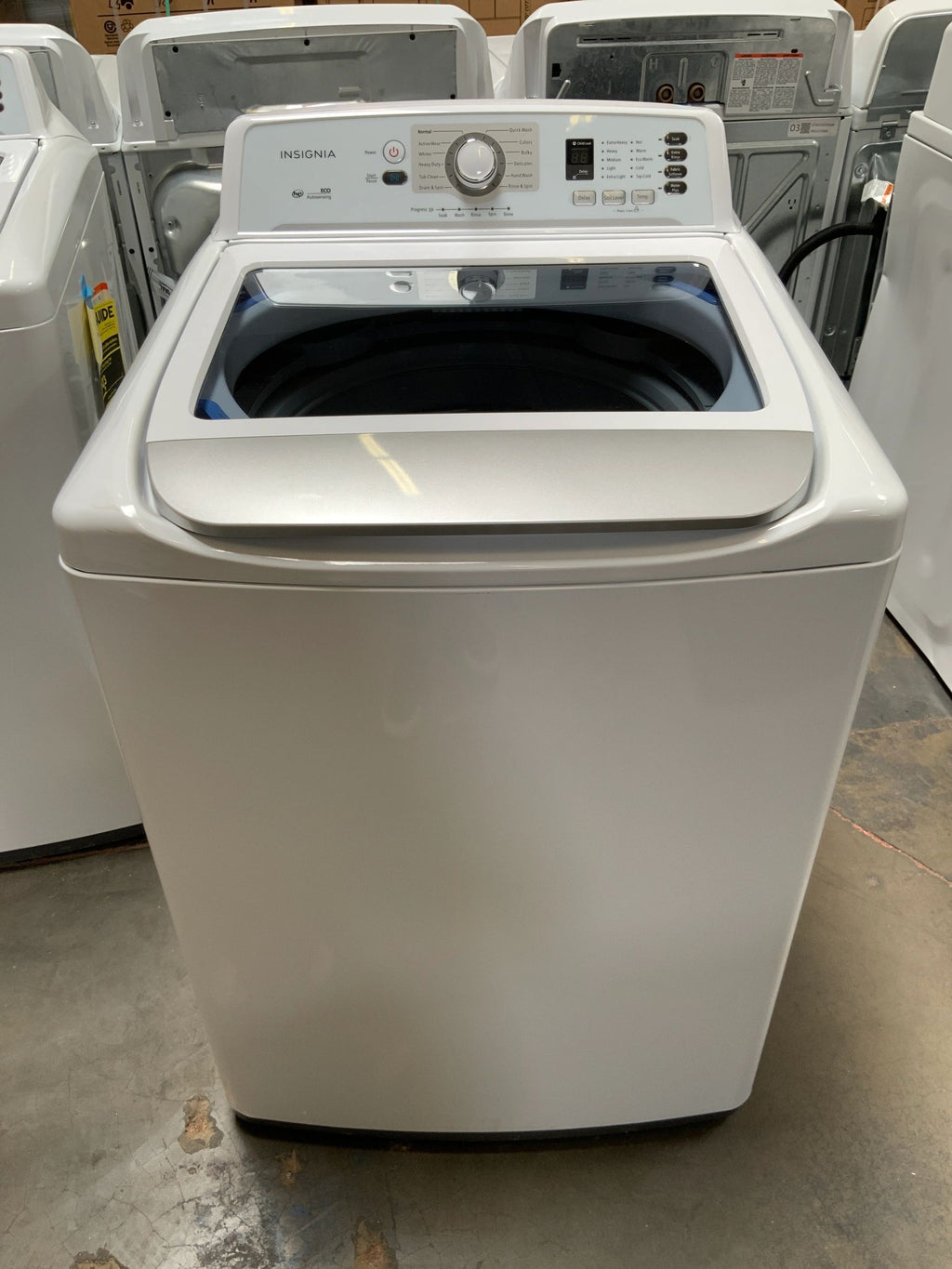 New Dent and Scratch. Insignia - 4.1 Cu. Ft. Top Load Washer - White Model: NS-TWM41WH8A