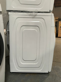 NEW Dent & Scratch. 27 in. 4.5 cu. ft. High-Efficiency White Front Load Washing Machine with Self-Clean+, ENERGY STAR. Model: WF45T6000AW