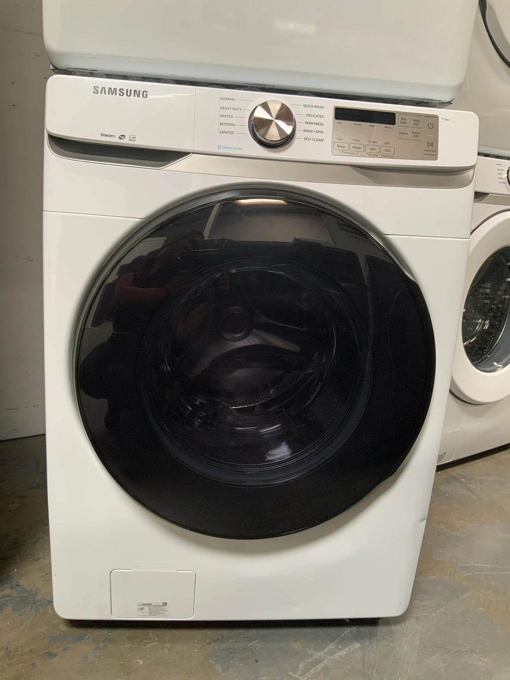 NEW Open Box Set of Washer 4.5-cu ft High Efficiency Stackable Steam Cycle Front-Load Washer (White) ENERGY STAR and 7.5 cu. ft. White Gas Dryer with Steam. Model: DVG45R6100W, WF45R6100AW