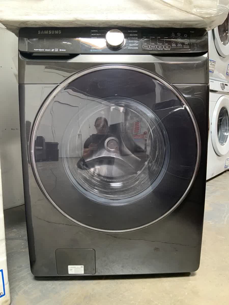 New in Box Dryer Set with New Dent and Scratch Washer. 4.5 cu. ft. Fingerprint Resistant Black Stainless with Steam and Super Speed and dryer 7.5 cu. ft. Fingerprint Resistant Black Stainless Gas Dryer with Steam Sanitize+ Model: WF45R6300AV, DVG45R6300V